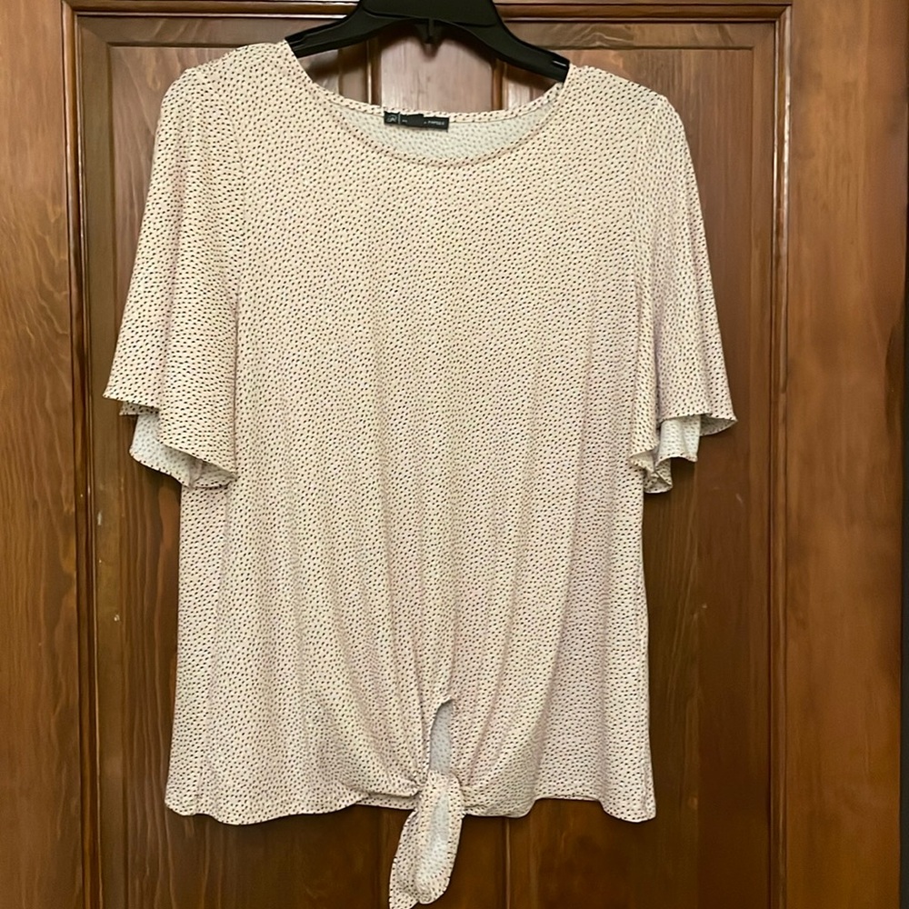 Light pink flecked flowy top